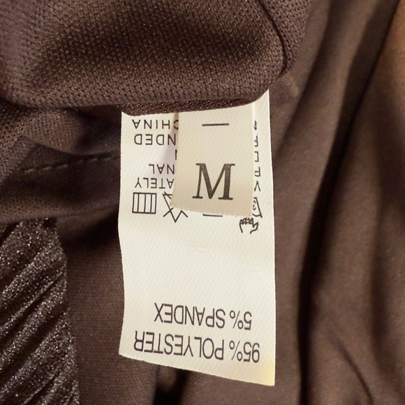 Elegant Pleated Ribbed Textured V Neck Metallic Brown Evening Wedding Maxi Dress - Picture 10 of 11